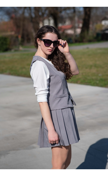 Dámská elegantní vesta U9978