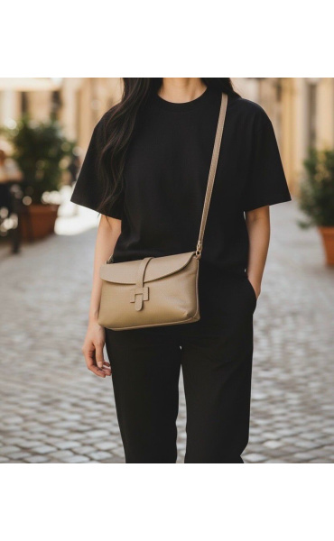 Kožená crossbody kabelka 669