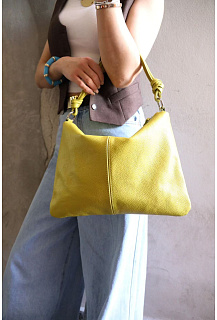 Kožená crossbody se dvěma popruhy 517